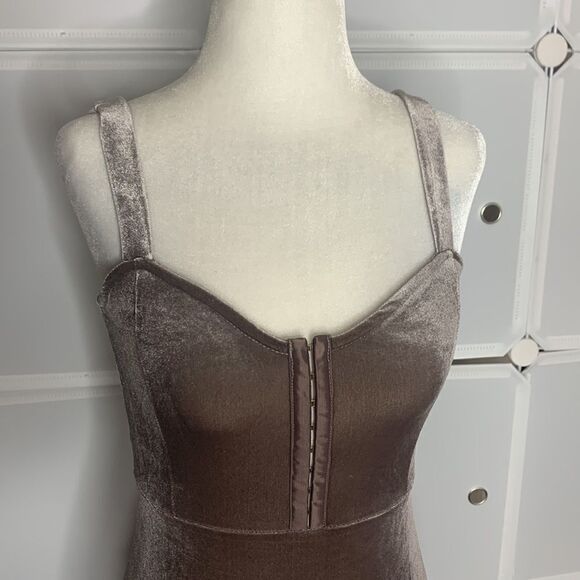 H&M Divided Velvet Bodycon Dress Size 2 - Picture 3 of 14